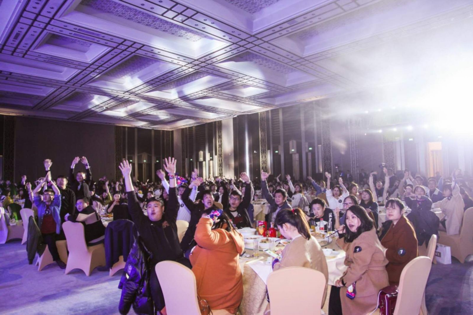 年會抽獎(jiǎng)?chuàng)u臂抽獎(jiǎng)